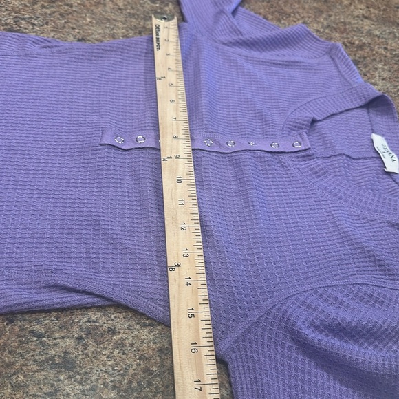 Zenana Snap Button Long Sleeve Henley Top Lavender Womens Size Small - Picture 10 of 13